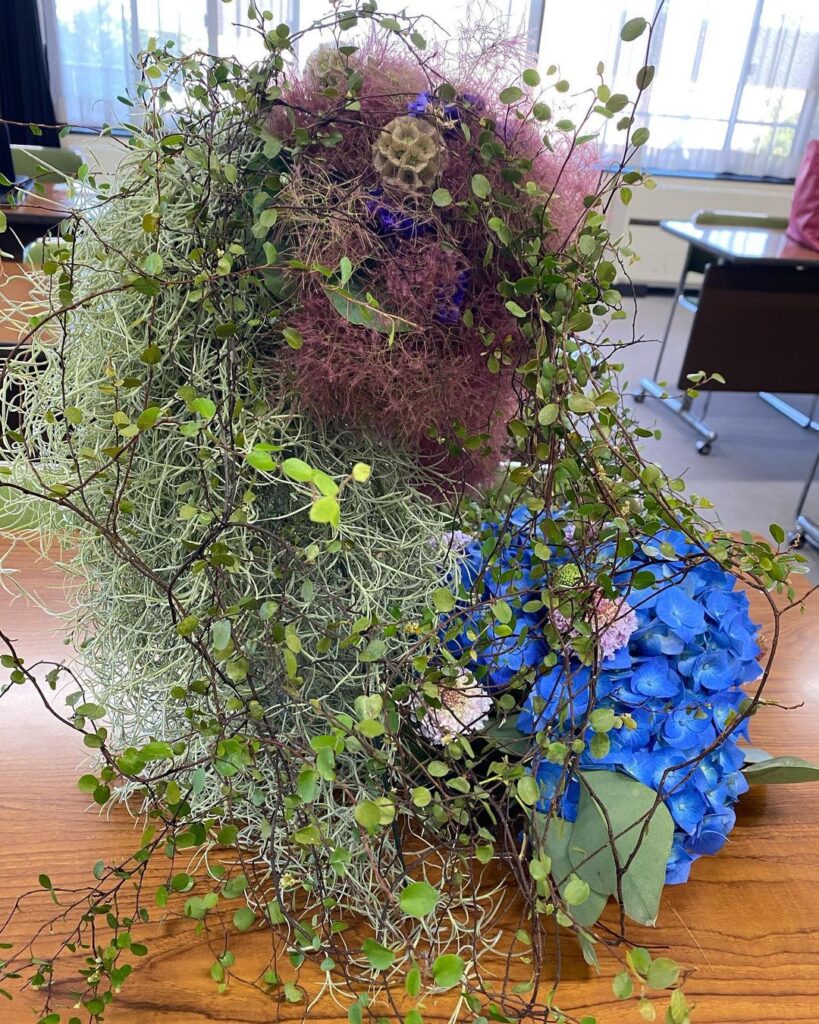 フラワーアレンジメント「ドライと生花を使った装飾」